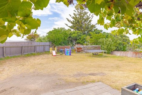 Photo of property in 112 Karaka Street, Castlecliff, Whanganui, 4501