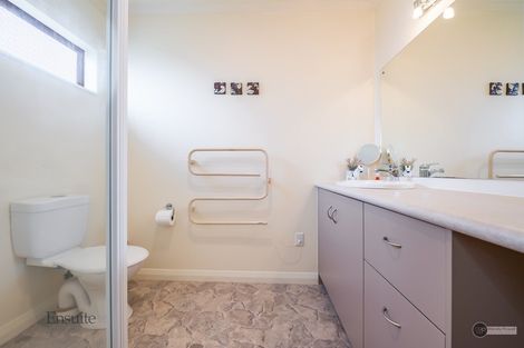 Photo of property in 15a Collingwood Street, Waterloo, Lower Hutt, 5011