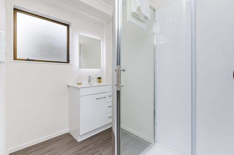 Photo of property in 2/31 Sutton Crescent, Papakura, 2110