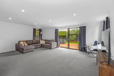 Photo of property in 5 Kaputone Place, Belfast, Christchurch, 8051