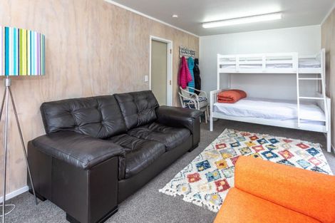 Photo of property in 107 Riverview Road, Whangamata, 3620