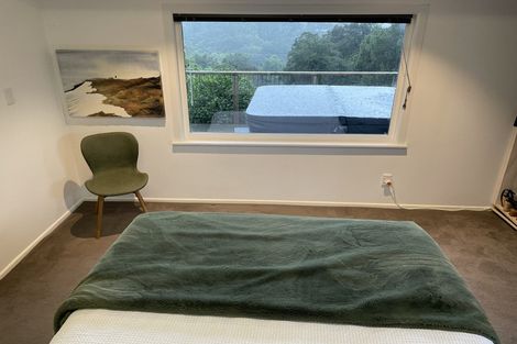 Photo of property in 57 Laingholm Drive, Laingholm, Auckland, 0604