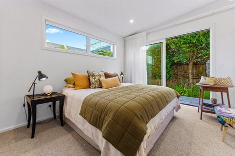 Photo of property in 37a Parr Terrace, Castor Bay, Auckland, 0620