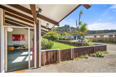Photo of property in 3 Raekura Place, Redcliffs, Christchurch, 8081