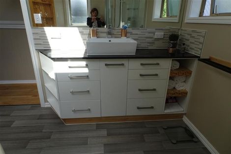 Photo of property in 16a Hackthorne Road, Cashmere, Christchurch, 8022