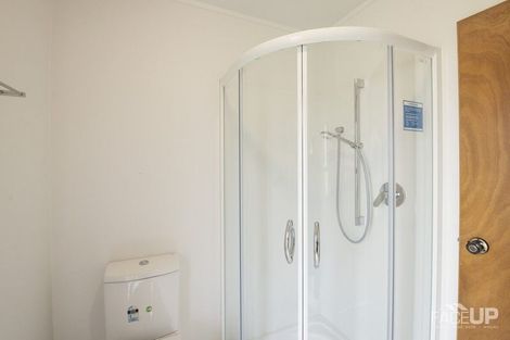 Photo of property in 5 Bosnyak Drive, Te Atatu South, Auckland, 0610