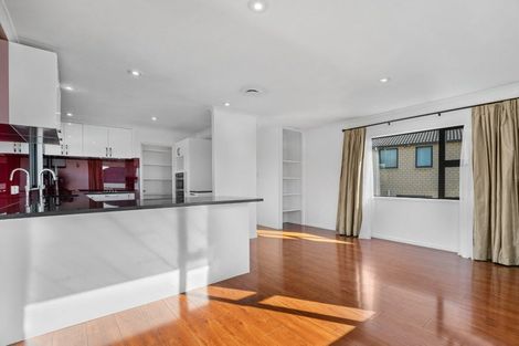 Photo of property in 103 Golf Road, New Lynn, Auckland, 0600