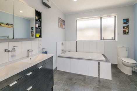 Photo of property in 26 Hadleigh Court, Paraparaumu, 5032