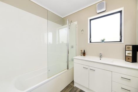 Photo of property in 90 Eversham Road, Mount Maunganui, 3116