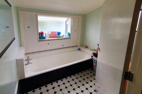 Photo of property in 16 Norman Road, Te Hapara, Gisborne, 4010