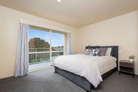 Photo of property in 2/64a Toorak Avenue, Avonhead, Christchurch, 8042