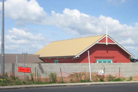 Photo of property in 413 Glenfield Road, Glenfield, Auckland, 0629