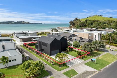 Photo of property in 57 Taumata Road, Omaha, 0986