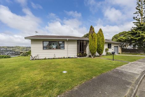 Photo of property in 4 Crown Hill, Titahi Bay, Porirua, 5022
