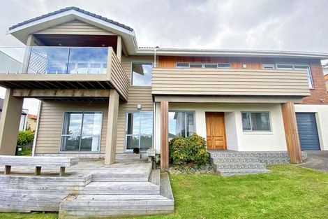 Photo of property in 1/17 Hyde Road, Rothesay Bay, Auckland, 0630