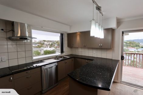 Photo of property in 15 Baylands Drive, Newlands, Wellington, 6037