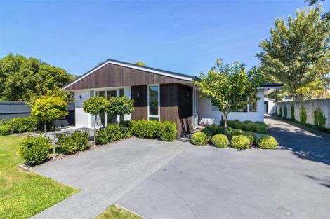 Photo of property in 43 Waiwetu Street, Fendalton, Christchurch, 8052