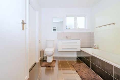 Photo of property in 106 Avonhead Road, Avonhead, Christchurch, 8042