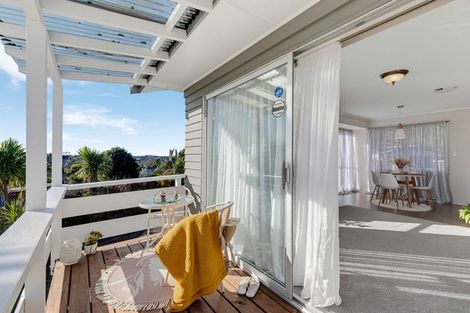 Photo of property in 38 Sunvue Road, Glen Eden, Auckland, 0602