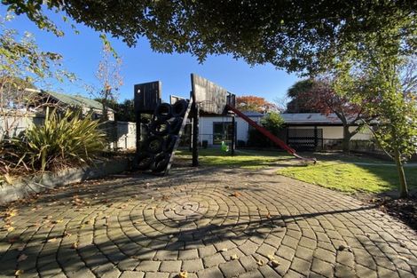 Photo of property in 9 Mappleton Avenue, Burnside, Christchurch, 8053