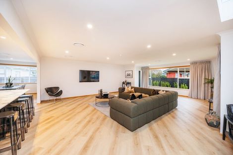 Photo of property in 23 Saint Albans Avenue, Hokowhitu, Palmerston North, 4410