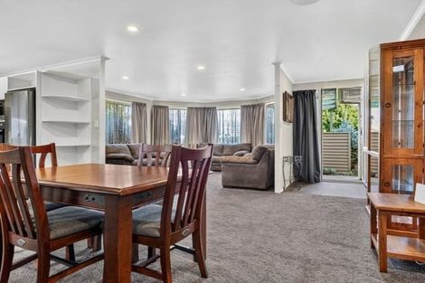 Photo of property in 35 Nottingham Drive, Hamilton East, Hamilton, 3216