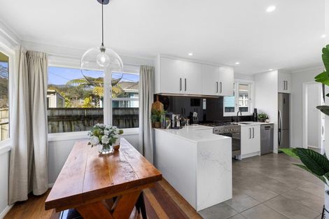 Photo of property in 12 Moeraki Road, Maoribank, Upper Hutt, 5018