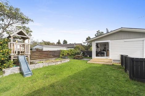 Photo of property in 32 Allington Road, Massey, Auckland, 0614