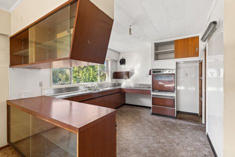 Photo of property in 310 Paraite Road, Paraite, New Plymouth, 4373