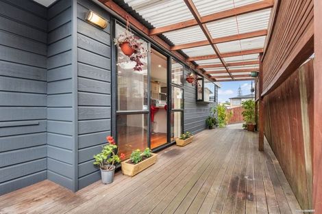 Photo of property in 2/10 Oriana Avenue, Lynfield, Auckland, 1042