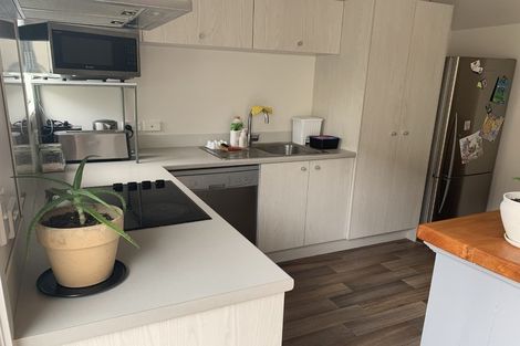 Photo of property in 75 Chiefs Court, Hamilton East, Hamilton, 3216