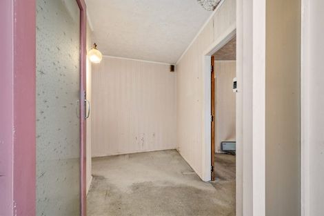 Photo of property in 27 Lees Grove, Wainuiomata, Lower Hutt, 5014