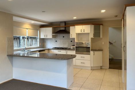 Photo of property in 24 Lissleton Drive, East Tamaki, Auckland, 2013