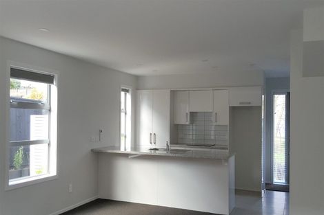 Photo of property in 27a Ranui Terrace, Tawa, Wellington, 5028