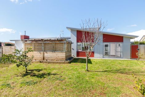 Photo of property in 16 Coral Drive, Papamoa Beach, Papamoa, 3118