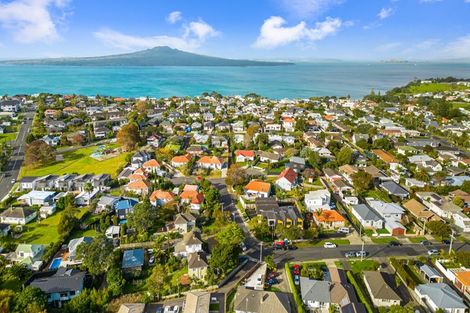 Photo of property in 6/12 Fraser Road, Narrow Neck, Auckland, 0624