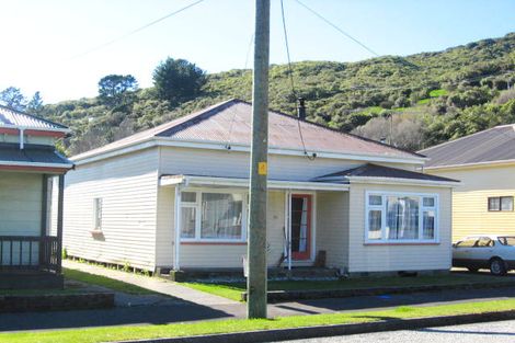 Photo of property in 35 Murray Street, Greymouth, 7805