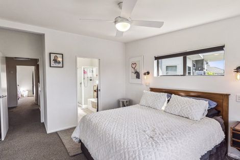 Photo of property in 8 Millennium Hill, Paraparaumu, 5032