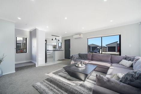 Photo of property in 20 Survila Street, Takanini, 2110