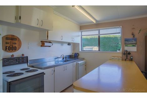 Photo of property in 5 Main Road, Pleasant Point, 7903