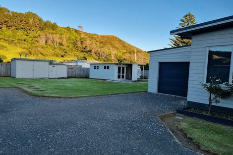 Photo of property in 9 Tainui Street, Mokau, 4376