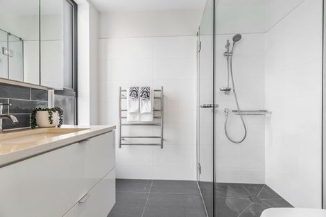 Photo of property in 6 Cochrane Road, Hobsonville, Auckland, 0616