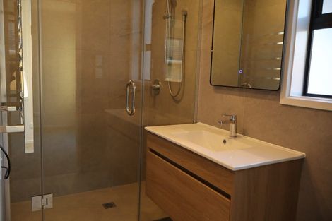 Photo of property in 1/30 Shakespeare Road, Milford, Auckland, 0620