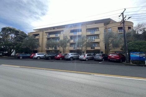 Photo of property in 2c/7-11 Bute Road, Browns Bay, Auckland, 0630