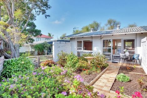 Photo of property in 2/37 Oriana Avenue, Lynfield, Auckland, 1042