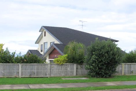 Photo of property in 63 Grovenor Drive, Orewa, 0931