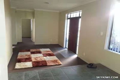 Photo of property in 2 Ballyward Close, East Tamaki, Auckland, 2013