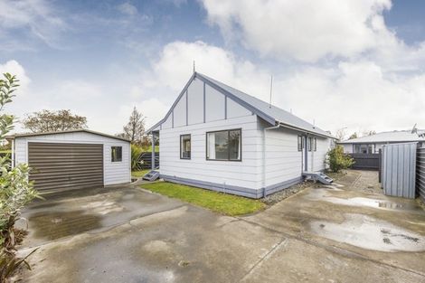 Photo of property in 7 Peter Hall Drive, Kelvin Grove, Palmerston North, 4414