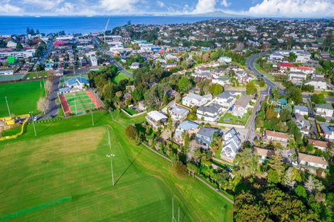 Photo of property in 1/41 Glencoe Road, Browns Bay, Auckland, 0630