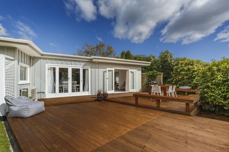 Photo of property in 15 Collingwood Street, Hokowhitu, Palmerston North, 4410